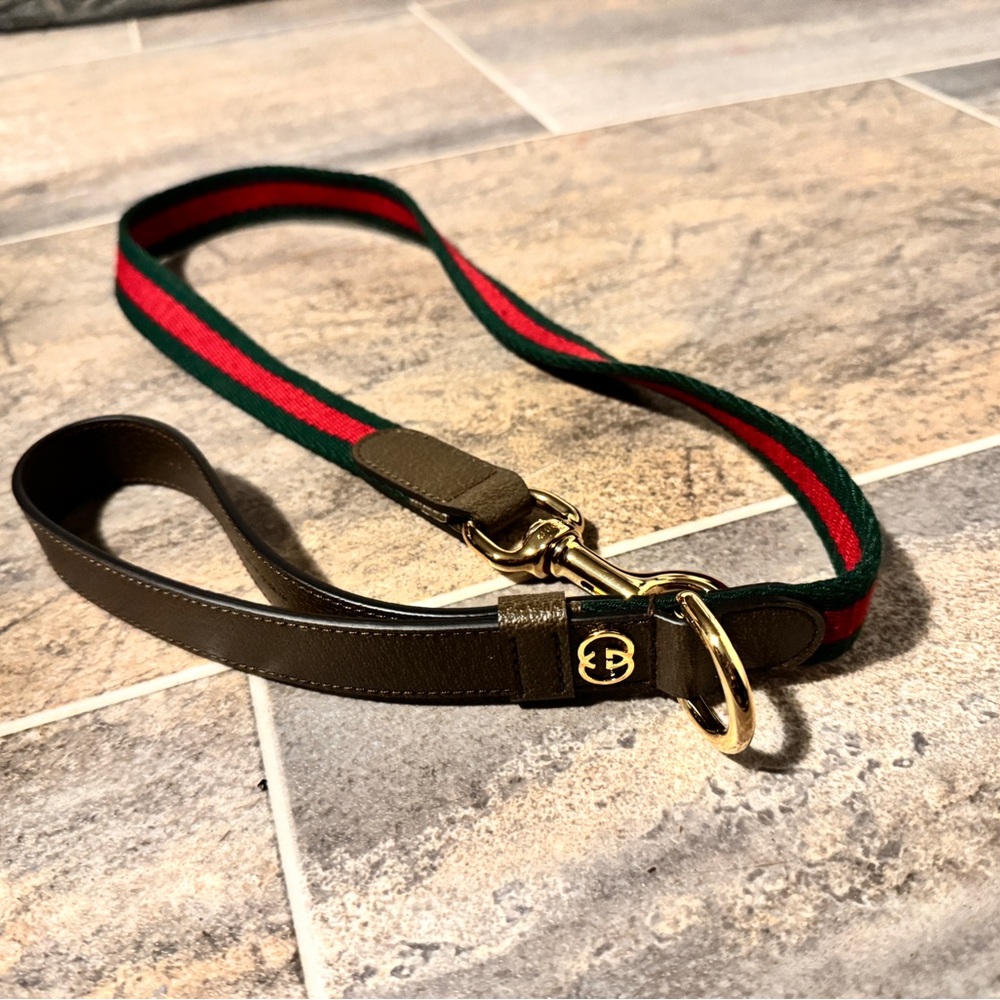 Bought at Gucci in Paris. Brand new, never been used. My cat didn’t cooperate.